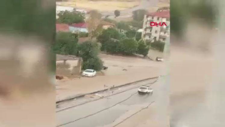 Ankara’da sağanak yaşamı felç etti! Alt geçit ve caddeler sular altında kaldı 12